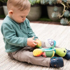 Infantino Go Gaga Mirror Pal Turtle Spiegel BK-216003 12 Infantino Go Gaga Mirror Pal Turtle Spiegel BK-216003 -Kinderwagen Winkel infantino go gaga mirror pal turtle spiegel bk 216003 5