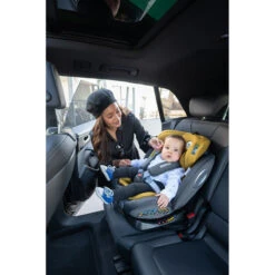 Lorelli Lyra Black & Grey 0-36 Kg Isofix 360º Autostoel 1007145-2339 19 Lorelli Lyra Black & Grey 0-36 Kg Isofix 360º Autostoel 1007145-2339 -Kinderwagen Winkel lorelli lyra sfeer 1